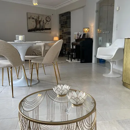 Casino Apartment *